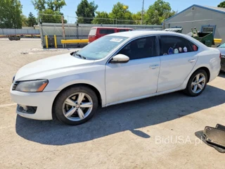 VOLKSWAGEN PASSAT SE