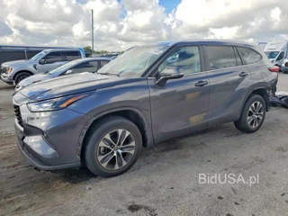 TOYOTA HIGHLANDER XLE