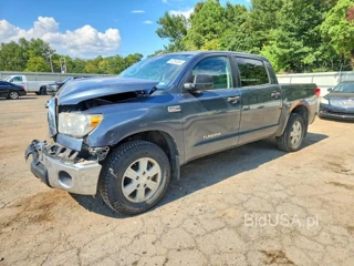 TOYOTA TUNDRA CREWMAX SR5