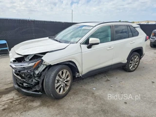 TOYOTA RAV4 XLE PREMIUM