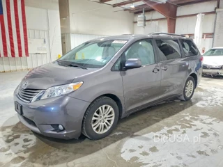 TOYOTA SIENNA XLE 8-PASSENGER