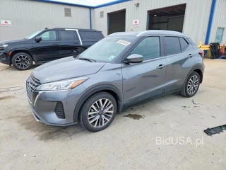 NISSAN KICKS SV