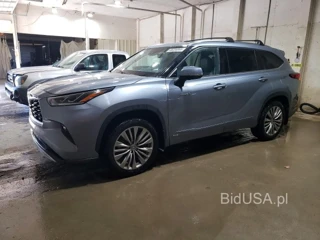 TOYOTA HIGHLANDER HYBRID PLATINUM