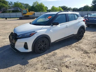 NISSAN KICKS SR