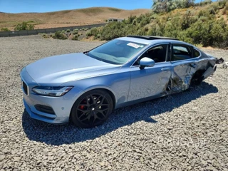 VOLVO S90 T5 MOMENTUM