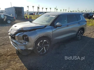 MITSUBISHI OUTLANDER SE