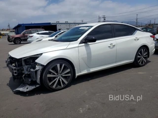 NISSAN ALTIMA SR