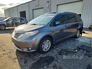 TOYOTA SIENNA XLE 8-PASSENGER