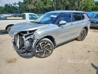 MITSUBISHI OUTLANDER SE