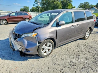 TOYOTA SIENNA LE