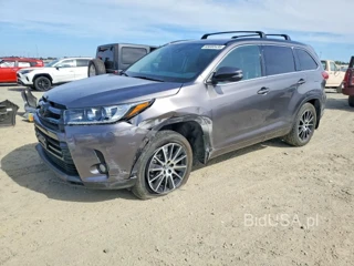 TOYOTA HIGHLANDER SE