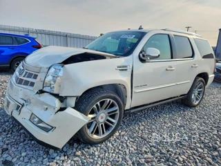 CADILLAC ESCALADE PREMIUM