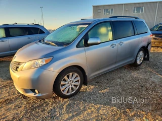 TOYOTA SIENNA XLE 8-PASSENGER