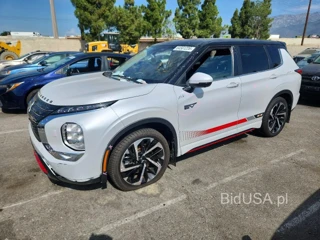 MITSUBISHI OUTLANDER SE