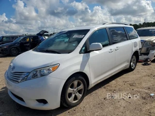 TOYOTA SIENNA LE