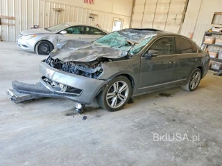 VOLKSWAGEN PASSAT SE