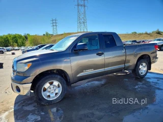 TOYOTA TUNDRA DOUBLE CAB SR5