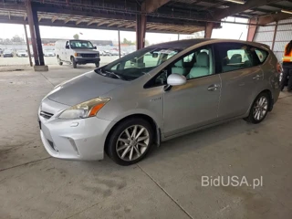 TOYOTA PRIUS V FIVE