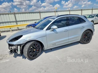 PORSCHE MACAN GTS