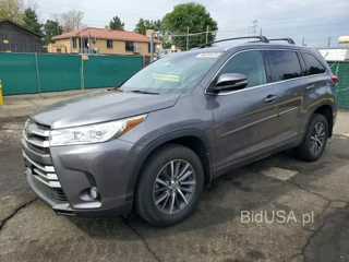TOYOTA HIGHLANDER XLE