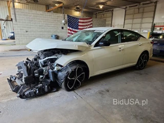 NISSAN ALTIMA SR