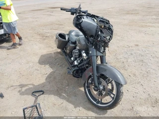 HARLEY-DAVIDSON HARLEY-DAVIDSON FLHX STREET GLIDE