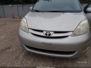 TOYOTA TOYOTA SIENNA XLE