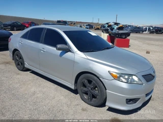 TOYOTA TOYOTA CAMRY SE