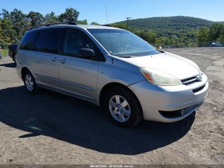 TOYOTA TOYOTA SIENNA LE