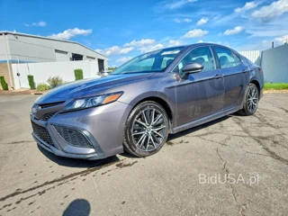 TOYOTA CAMRY SE
