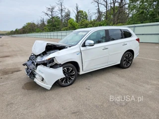 MITSUBISHI OUTLANDER SE