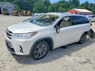 TOYOTA HIGHLANDER XLE