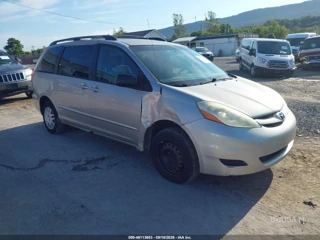 TOYOTA TOYOTA SIENNA LE