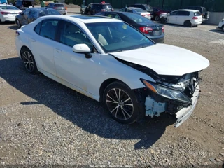 TOYOTA TOYOTA CAMRY SE