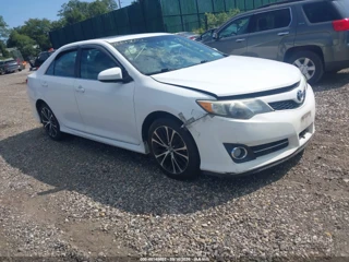 TOYOTA TOYOTA CAMRY SE