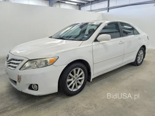 TOYOTA CAMRY XLE V6