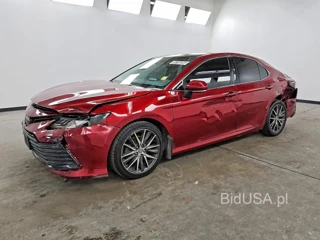 TOYOTA CAMRY XLE