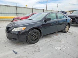 TOYOTA CAMRY BASE