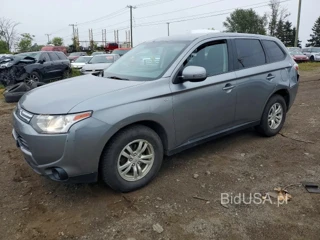 MITSUBISHI OUTLANDER SE