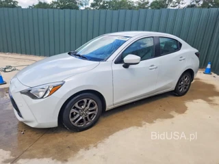 TOYOTA YARIS LE