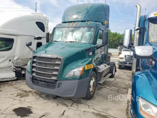 FREIGHTLINER CASCADIA 116