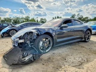 PORSCHE TAYCAN 4S