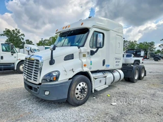 FREIGHTLINER CASCADIA 113