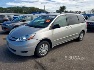 TOYOTA SIENNA CE