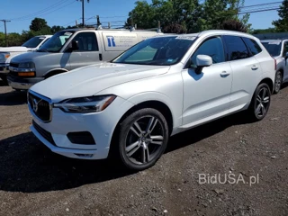 VOLVO XC60 T5 MOMENTUM