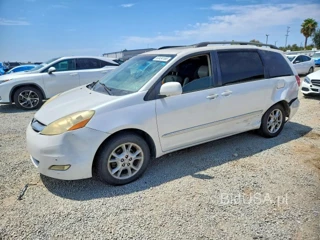 TOYOTA SIENNA XLE LIMITED 7 PASSENGER