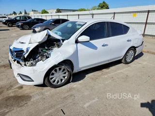 NISSAN VERSA SV