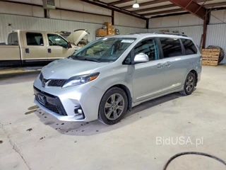 TOYOTA SIENNA SE 7-PASSENGER