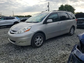 TOYOTA SIENNA XLE LIMITED 7 PASSENGER