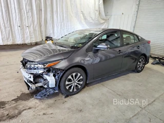 TOYOTA PRIUS PRIME LE
